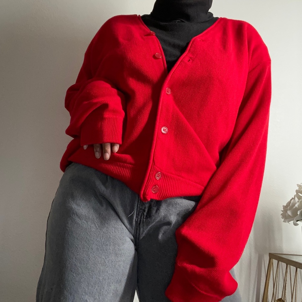 RED V-NECK SWEATER - Picture 2 of 5